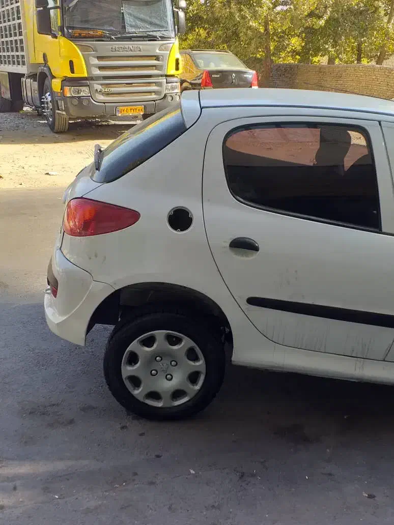 ۲۰۶ با پنوماتیک تیپ ۵|خودرو سواری و وانت|کرج, میدان میوه و تره بار مرکزی|دیوار