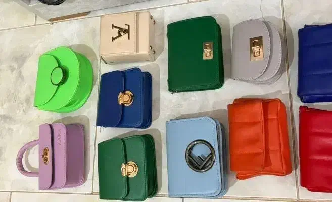 تعدادی کیف قیمت عمده|کیف، کفش، کمربند|شیراز, گویم|دیوار