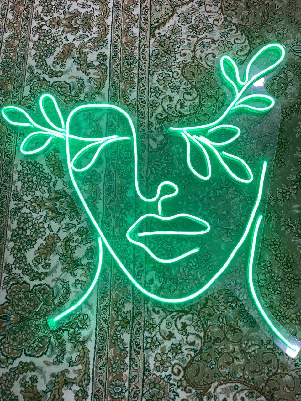 تابلو سالم|ریسه و چراغ تزئینی|قدس, شهرقدس|دیوار