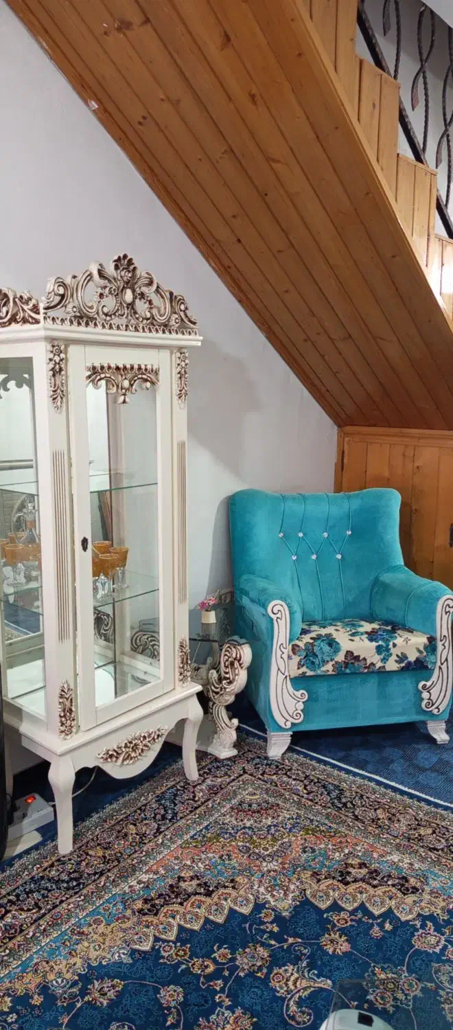 فروش فوری مبل 7نفره به همراه بوفه و3 عدد عسلی|مبلمان خانگی و میز عسلی|سلمانشهر, |دیوار