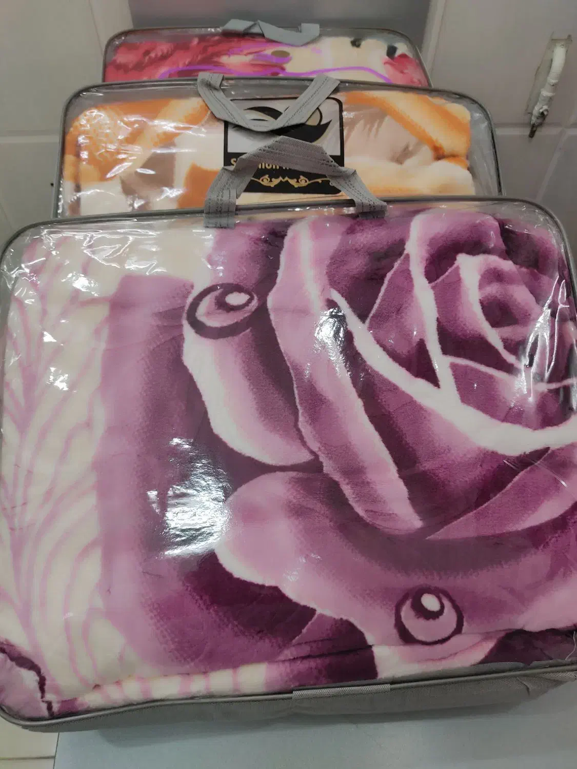 پتو تک نفره|رختخواب، بالش، پتو|قم, طلاب غیر ایرانی|دیوار