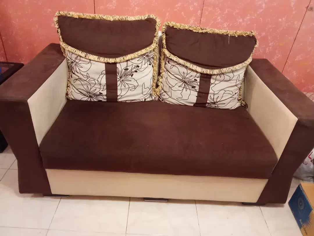 مبل ۷ نفره کاملاً سالم و تمیز|مبلمان خانگی و میز عسلی|نمین, |دیوار