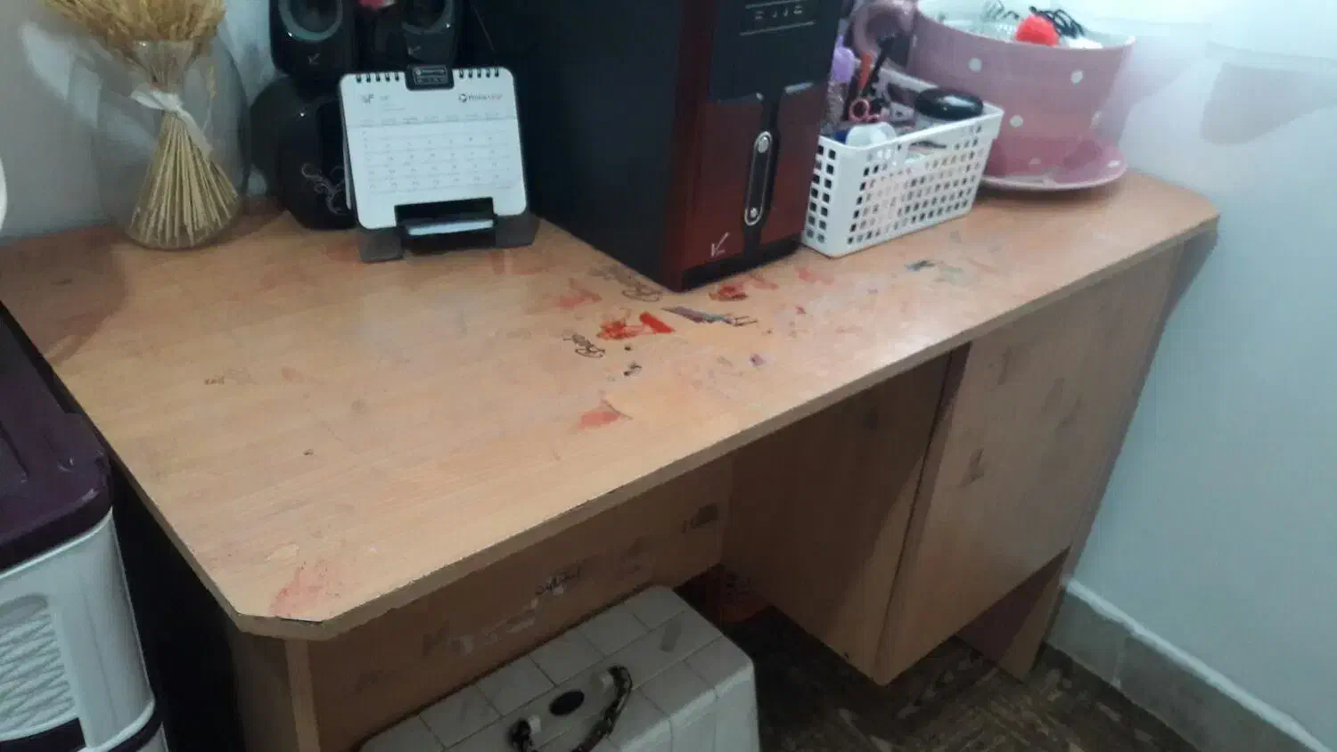 میز تحریر|میز تحریر و کامپیوتر|فولادشهر, مسکن مهر فولادشهر|دیوار