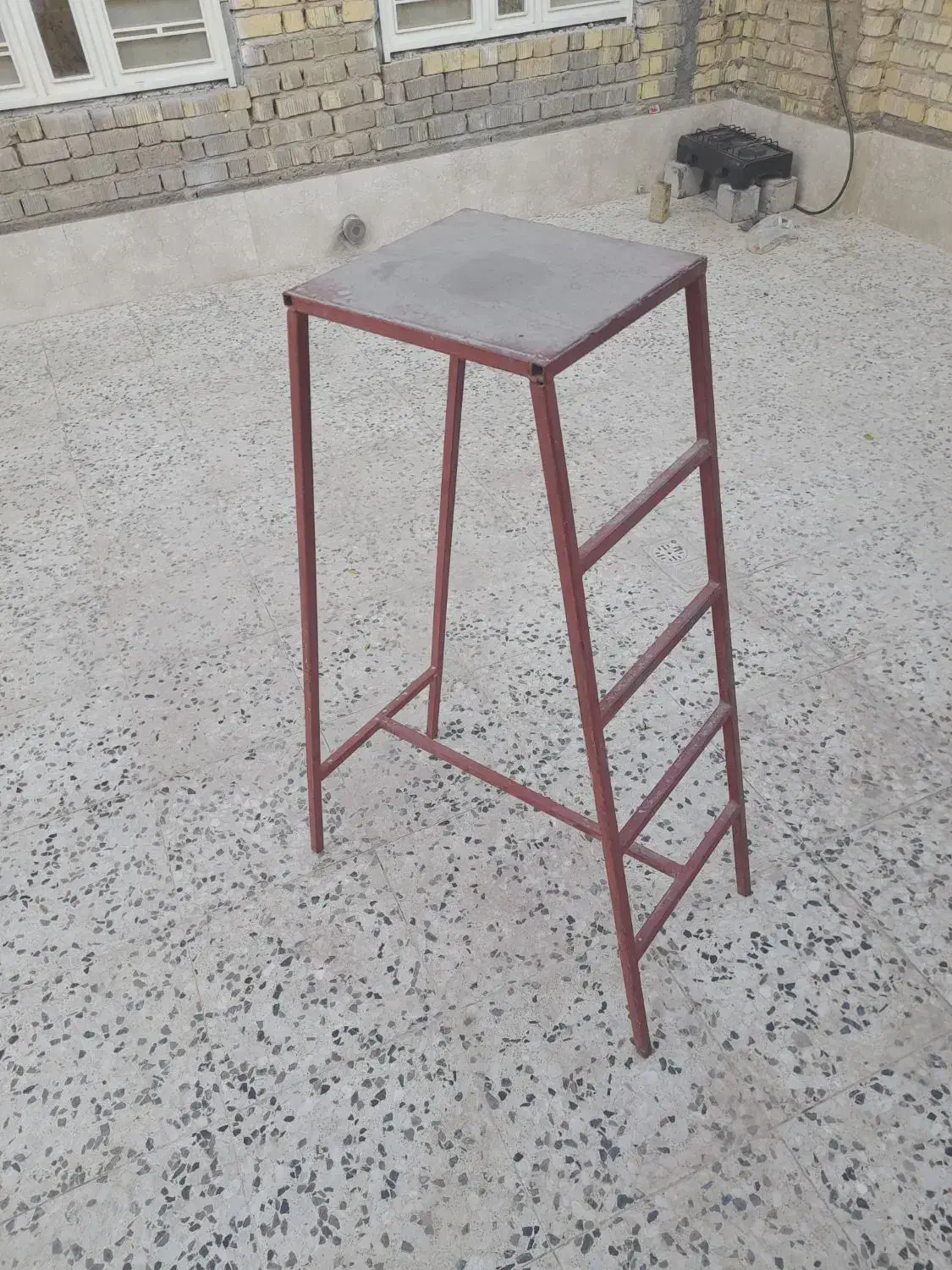 چهارپایه فلزی|صندلی و نیمکت|زرقان, |دیوار