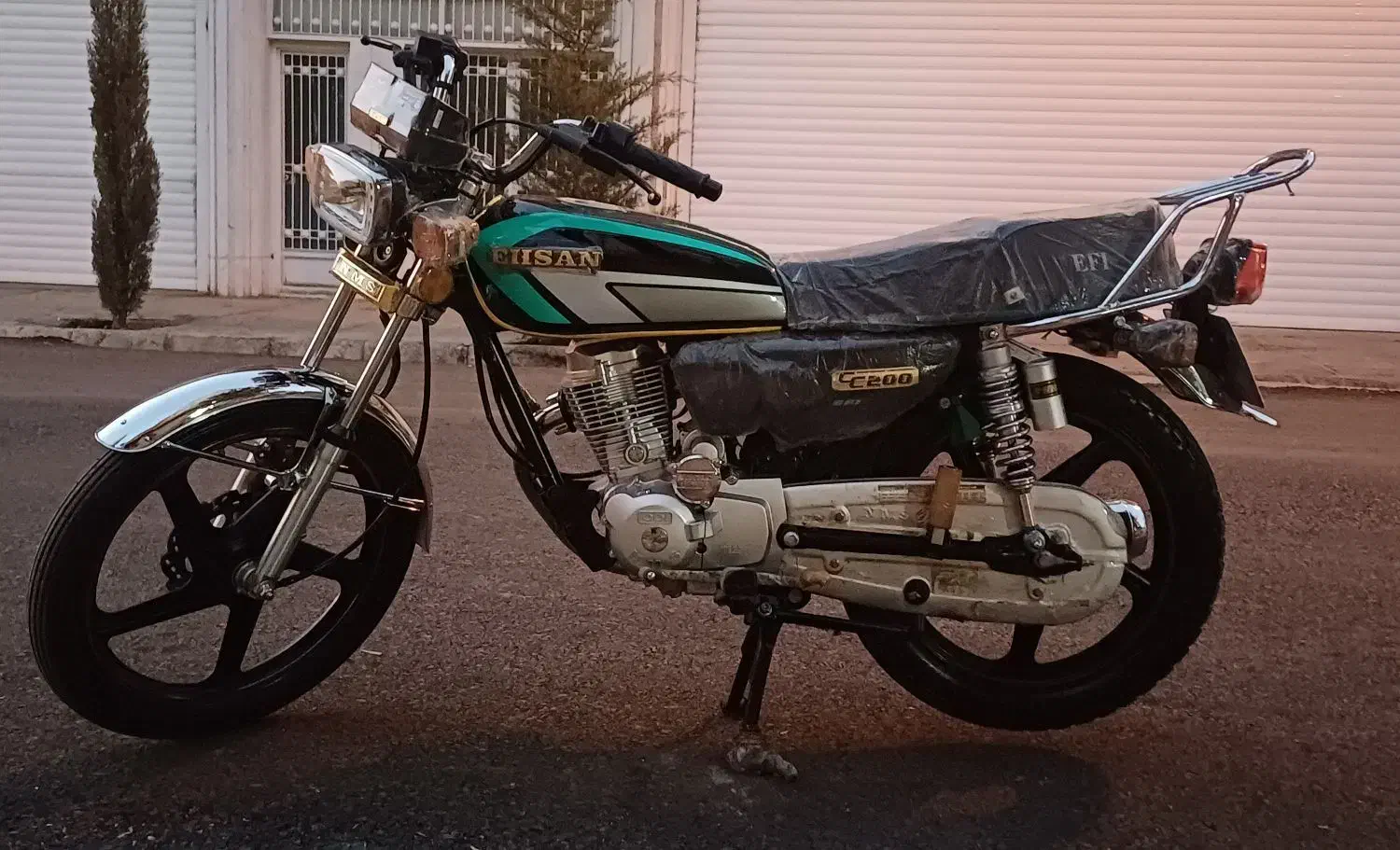 موتور 200 احسان مدل 1400|موتورسیکلت|سنقر, |دیوار