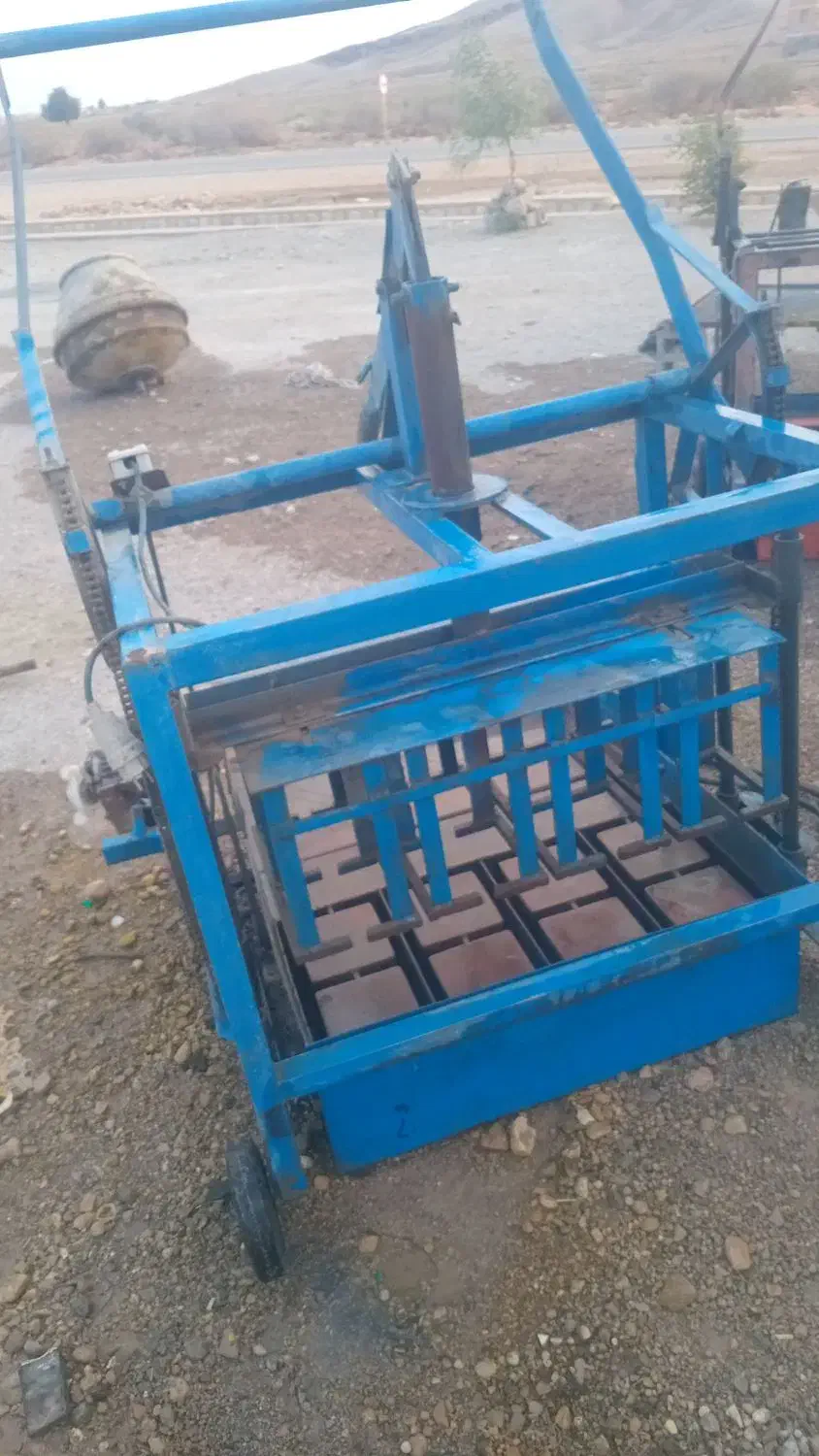 بلوک زن بلوک زنی  حق نژاد قالب ۲۰ و ۱۰|مصالح و تجهیزات ساختمان|آبدانان, |دیوار