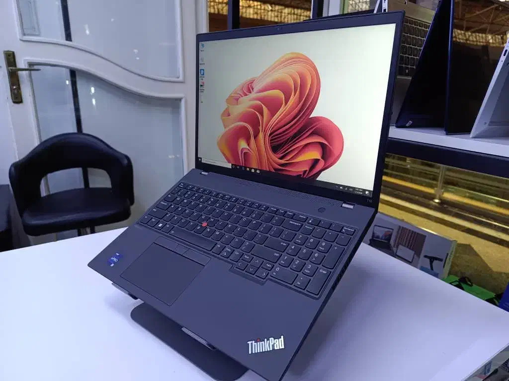 Lenovo Thinkpad t16 g1|رایانه همراه|تهران, فلسطین (میدان انقلاب)|دیوار
