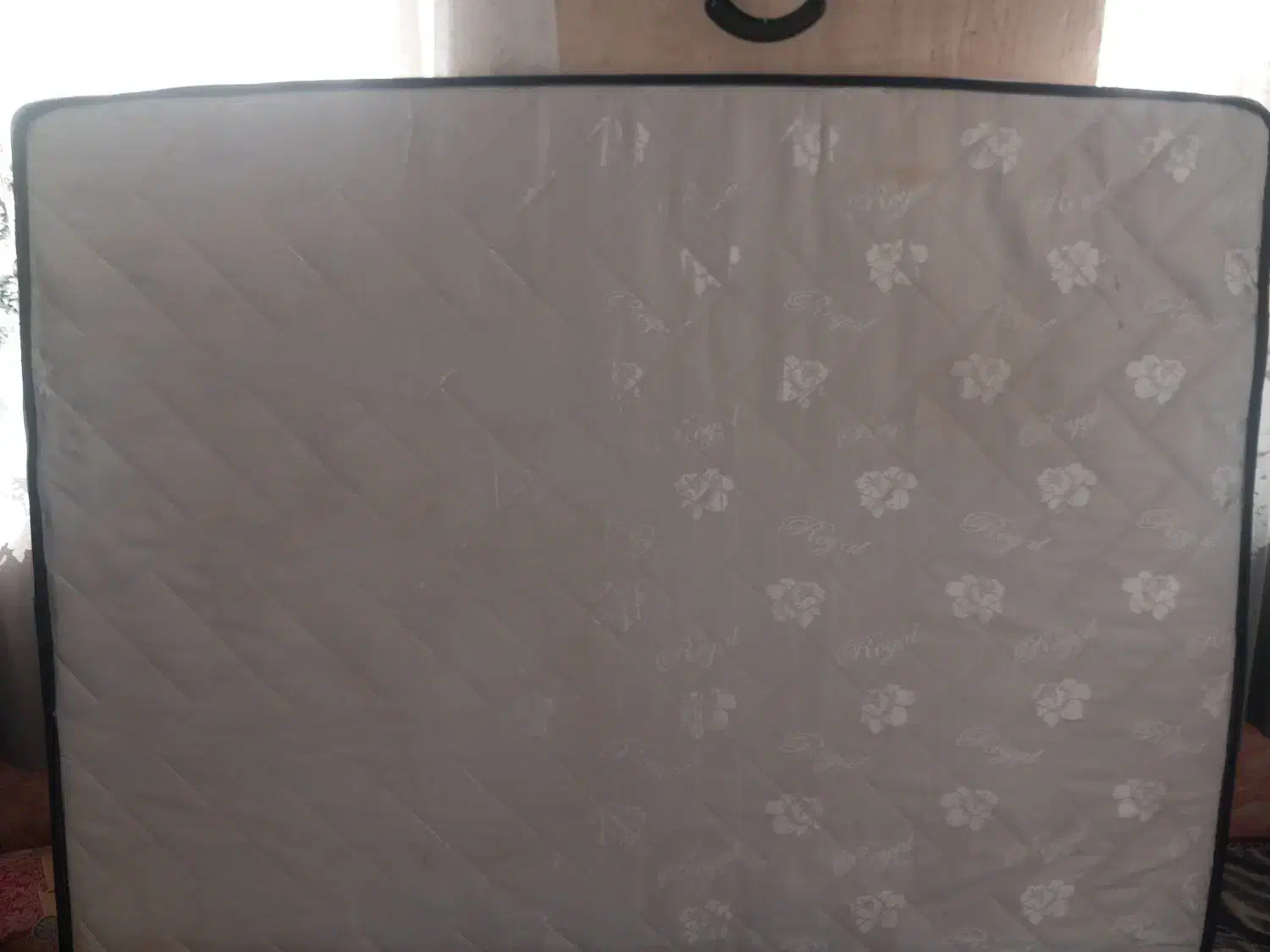 تشک تختخواب|تشک تختخواب|میانه, |دیوار