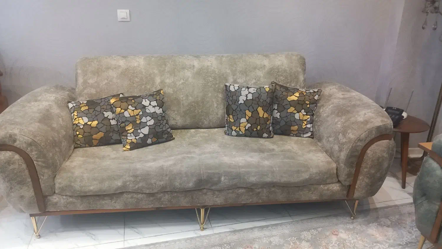 مبل ۸نفره چستر تخت خواب شو|مبلمان خانگی و میز عسلی|همدان, |دیوار