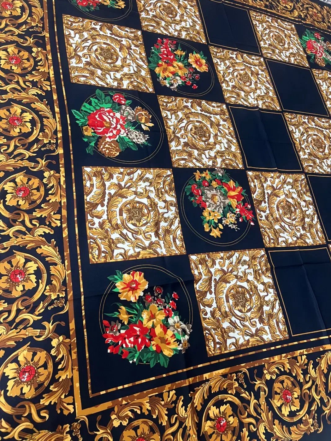 روسری ابریشم فاخر مجلسی|لباس|قم, زینبیه|دیوار