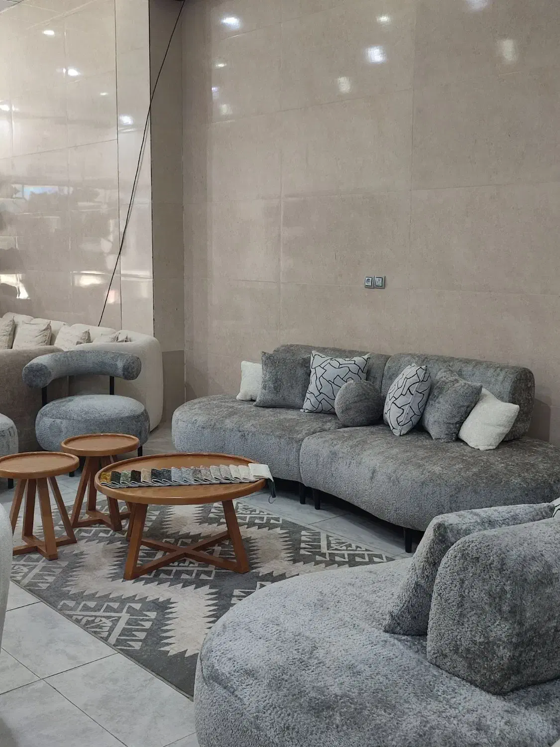 مبل قدیمیتو بده مبل جدید ببر|مبلمان خانگی و میز عسلی|شیراز, سلطان آباد|دیوار