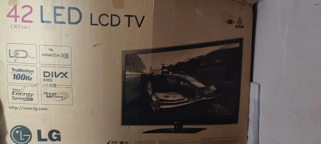 تلویزیون ال جی 42 اینچ و میز تلویزیون|تلویزیون و پروژکتور|مهاباد (آذربایجان غربی), |دیوار