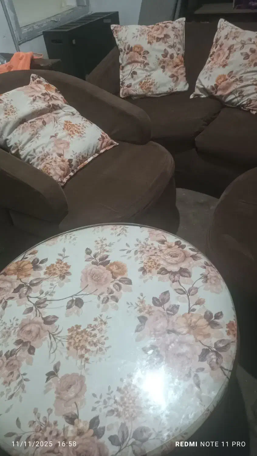 مبل نیم ست بامیز|مبلمان خانگی و میز عسلی|رشت, خمیران زاهدان|دیوار