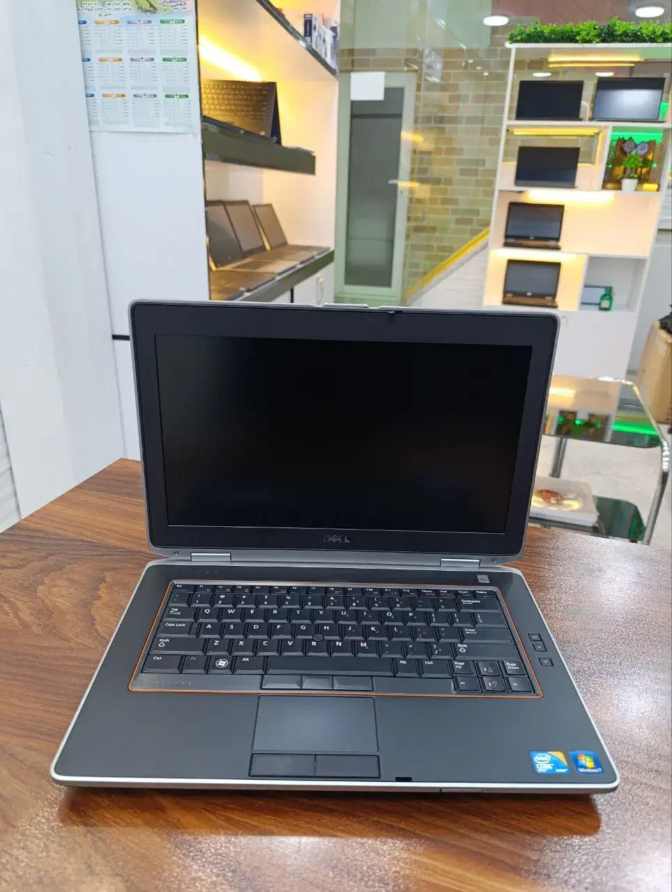 لپ تاپ دل i5 رم ۸ اقتصادی مشابه نو شرایط ۱ ساله|رایانه همراه|کاشان, میدانگاه آقا|دیوار
