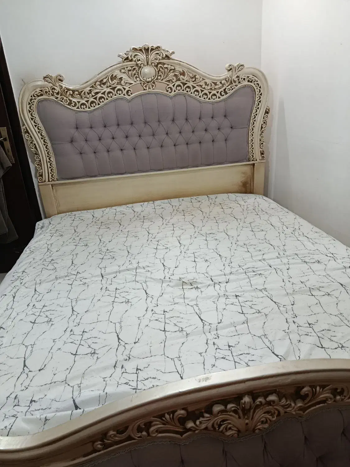 تخت خواب ۲نفره نو|تخت و سرویس خواب|اصفهان, قهجاورستان|دیوار