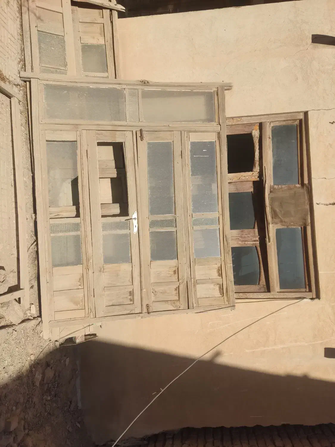 درب قدیمی|کلکسیون اشیاء عتیقه|ابریشم, |دیوار