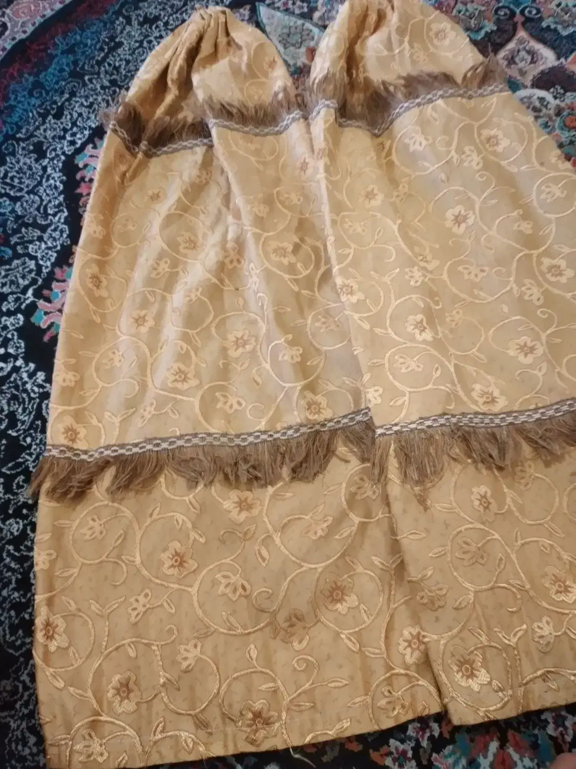 چادررنگی دوخته شده|لباس|کنگاور, |دیوار