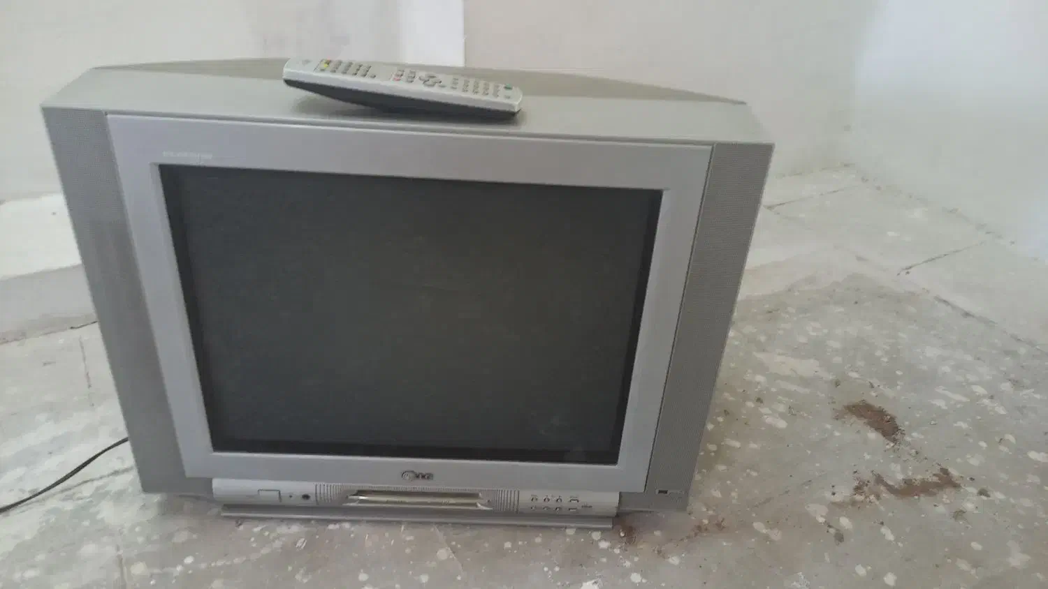 تلوزیون ۲۱ L.G اصل کره|تلویزیون و پروژکتور|بسطام, |دیوار