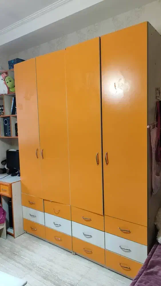 دو کمد لباس ویک میز کتابخانه به همراه تخت و پاتختی|جاکفشی، کمد، دراور|رشت, چمارسرا|دیوار