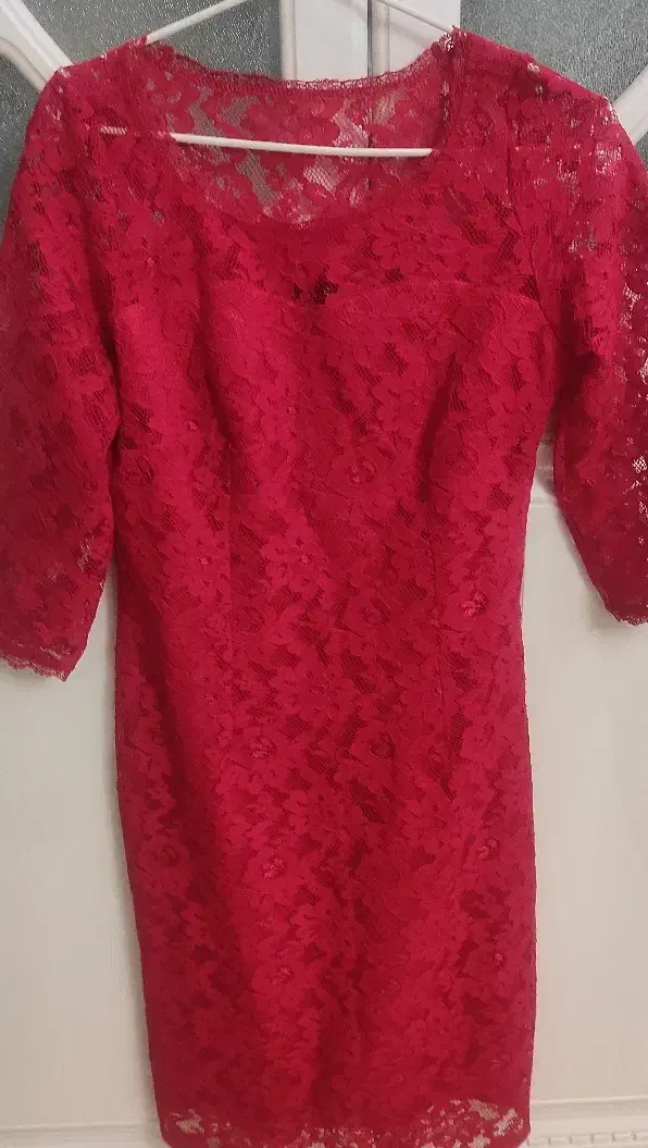 پیراهن گیپور|لباس|مشکیندشت, |دیوار