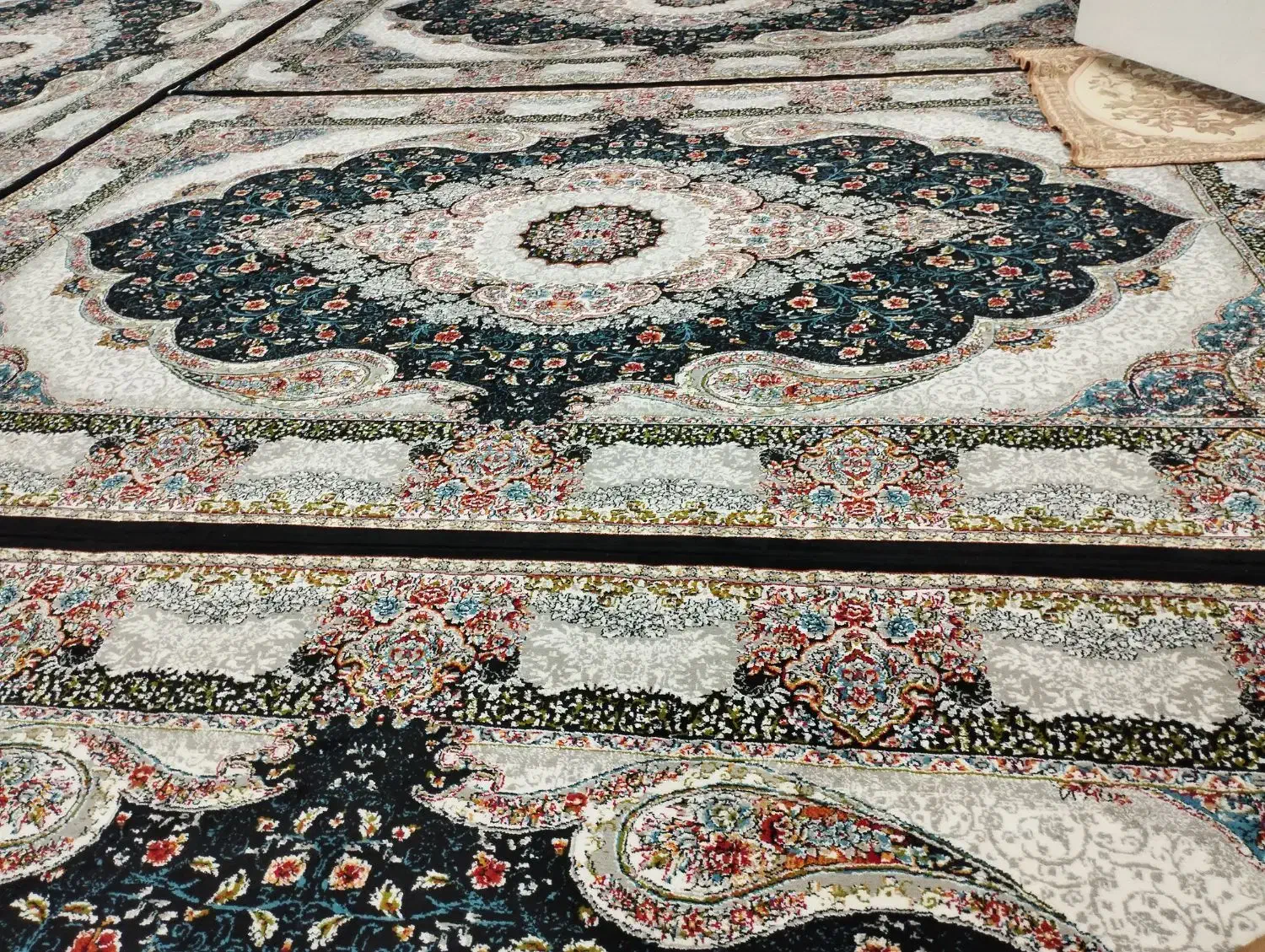 فروش 4عددقالی نو6متری نصف قیمت کارخانه|فرش|مریوان, |دیوار