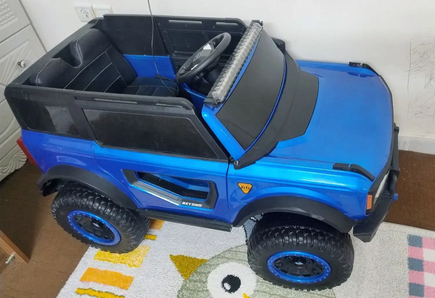 ماشین شارژی چهارموتوره|اسباببازی بچه|یزد, |دیوار