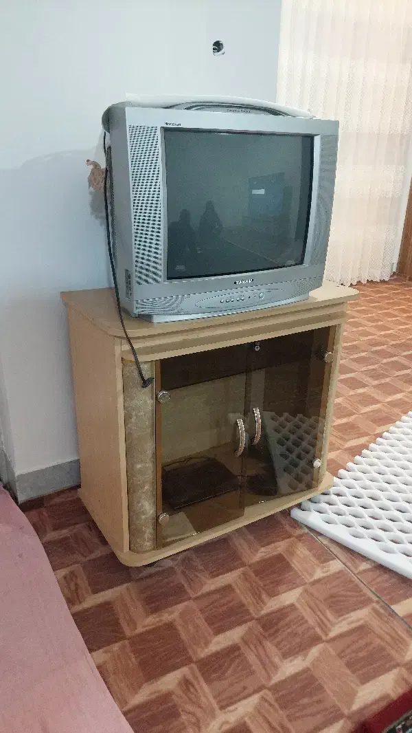 تلویزیون ومیز|تلویزیون و پروژکتور|گرگان, |دیوار