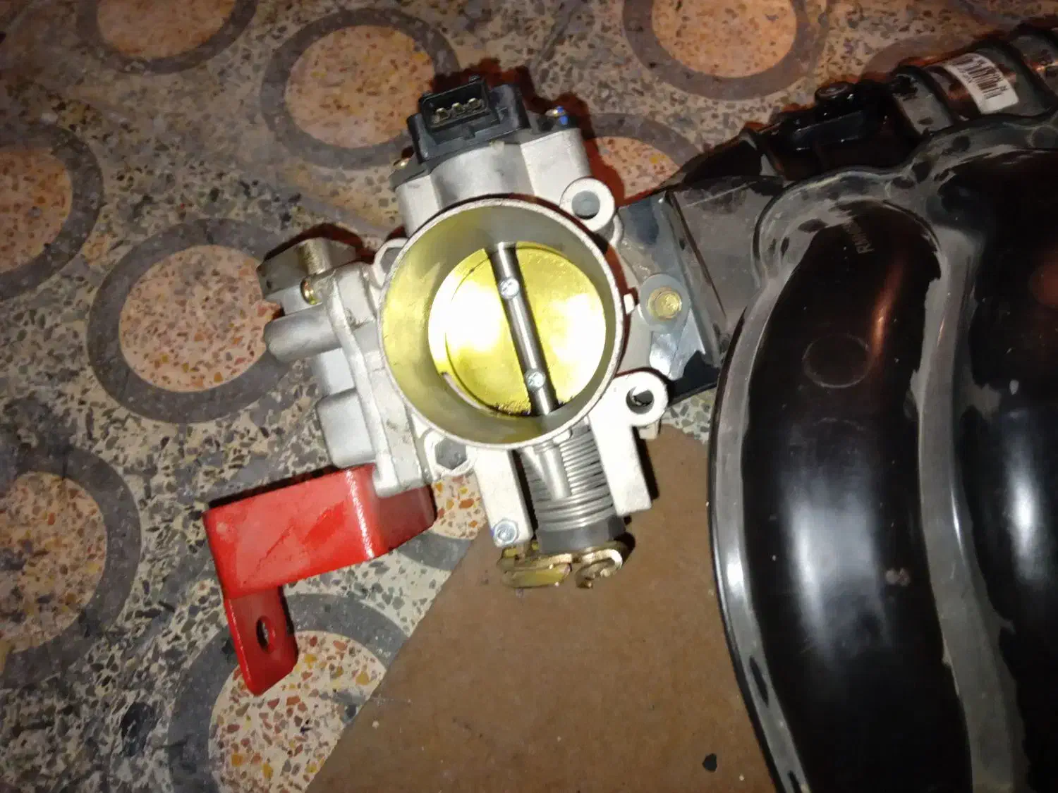 منیفول ۲۰۰۰هزار دریچه گاز نیسانی|قطعات یدکی و لوازم جانبی|خرم‌آباد, |دیوار