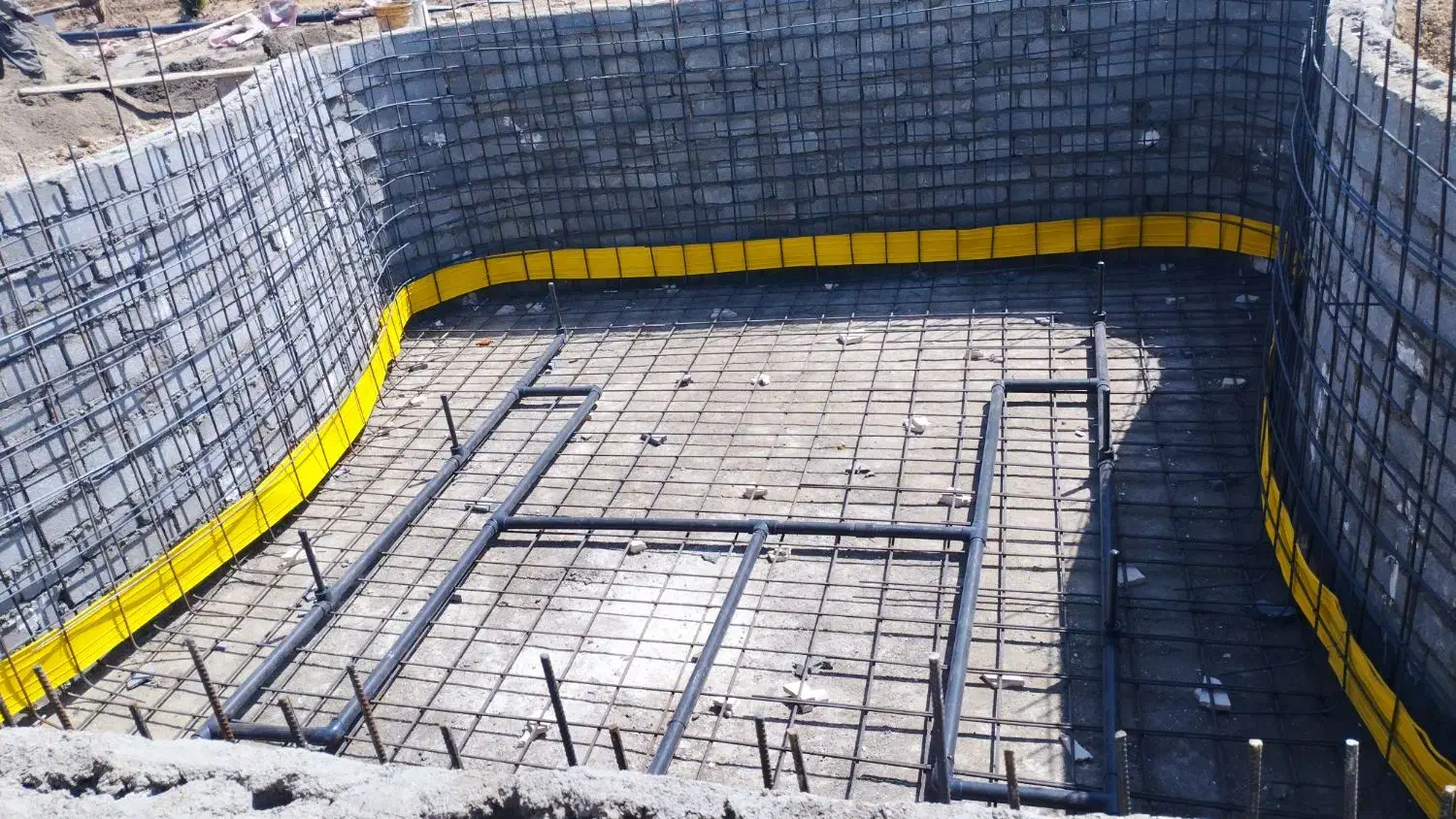 قالبندی استخر و دیوار حائل،بتن کف صیقلی،|خدمات پیشه و مهارت|شاهین‌شهر, مورچه خورت|دیوار