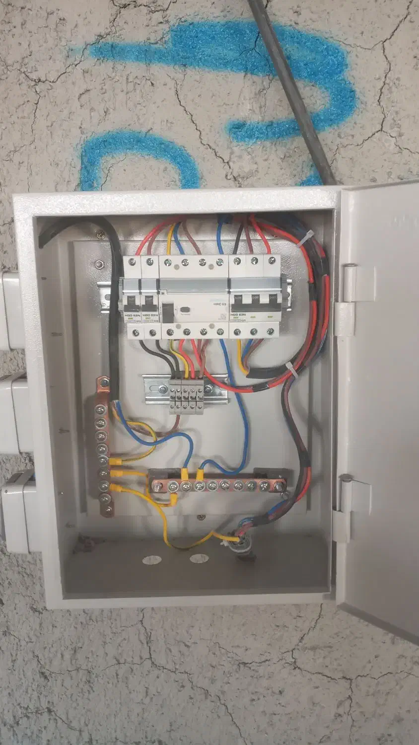 برقکار صنعتی و ساختمانی رفع اتصالی و نصب|خدمات پیشه و مهارت|شهریار, شهریار|دیوار