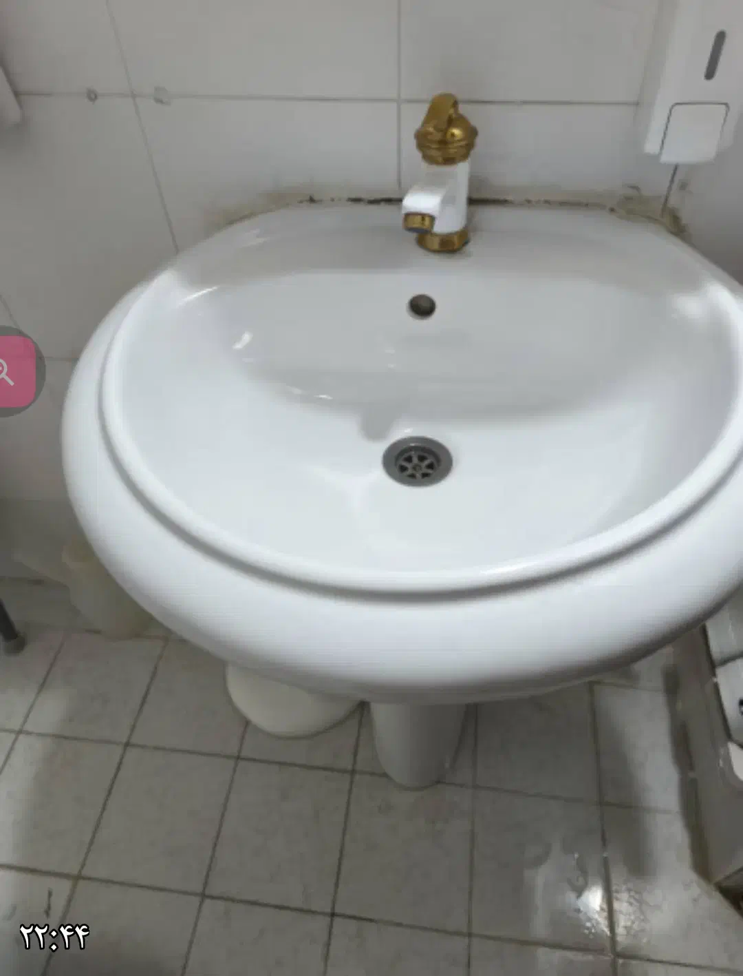 روشویی همراه با آینه و جا صابونی|لوازم سرویس بهداشتی|سنندج, |دیوار