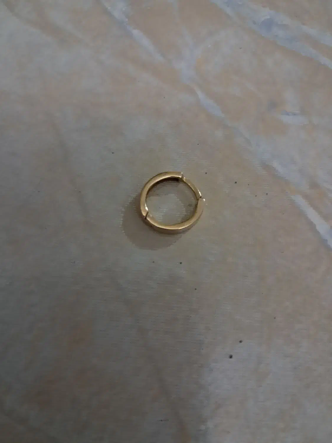 گوشواره گمشده|جواهرات|بروجرد, |دیوار