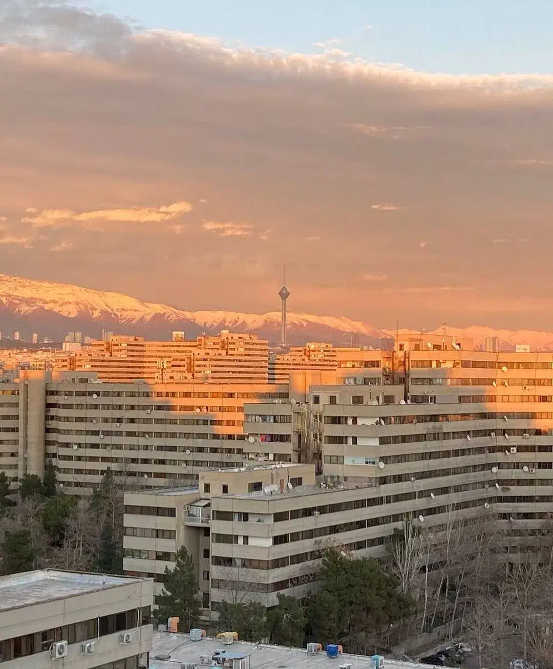 سه خوابه تمیز فلت بالکن دار در فاز یک شهرک اکباتان|اجارهٔ آپارتمان|تهران, اکباتان|دیوار