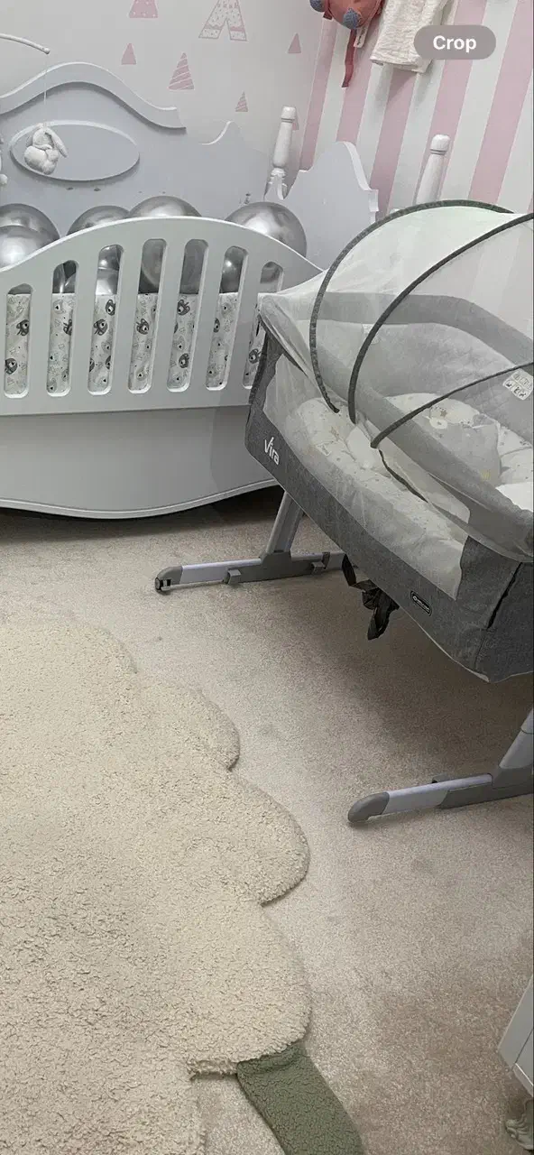 کالسکه و تخت کنار مادر سیسمونی در حد نو|تخت و صندلی بچه|چالوس, |دیوار