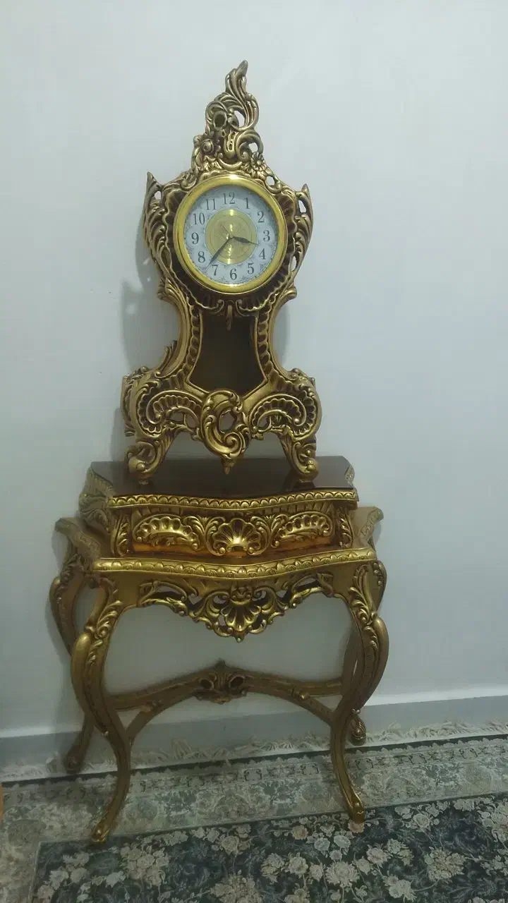 ساعت کنار سالنی بسیار زیبا و شیک|ساعت دیواری و تزئینی|خرم‌آباد, |دیوار