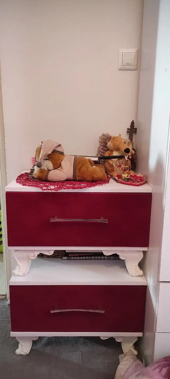 تخت خواب دونفره باتشک|تخت و سرویس خواب|صدرا-فارس, فاز ۱|دیوار