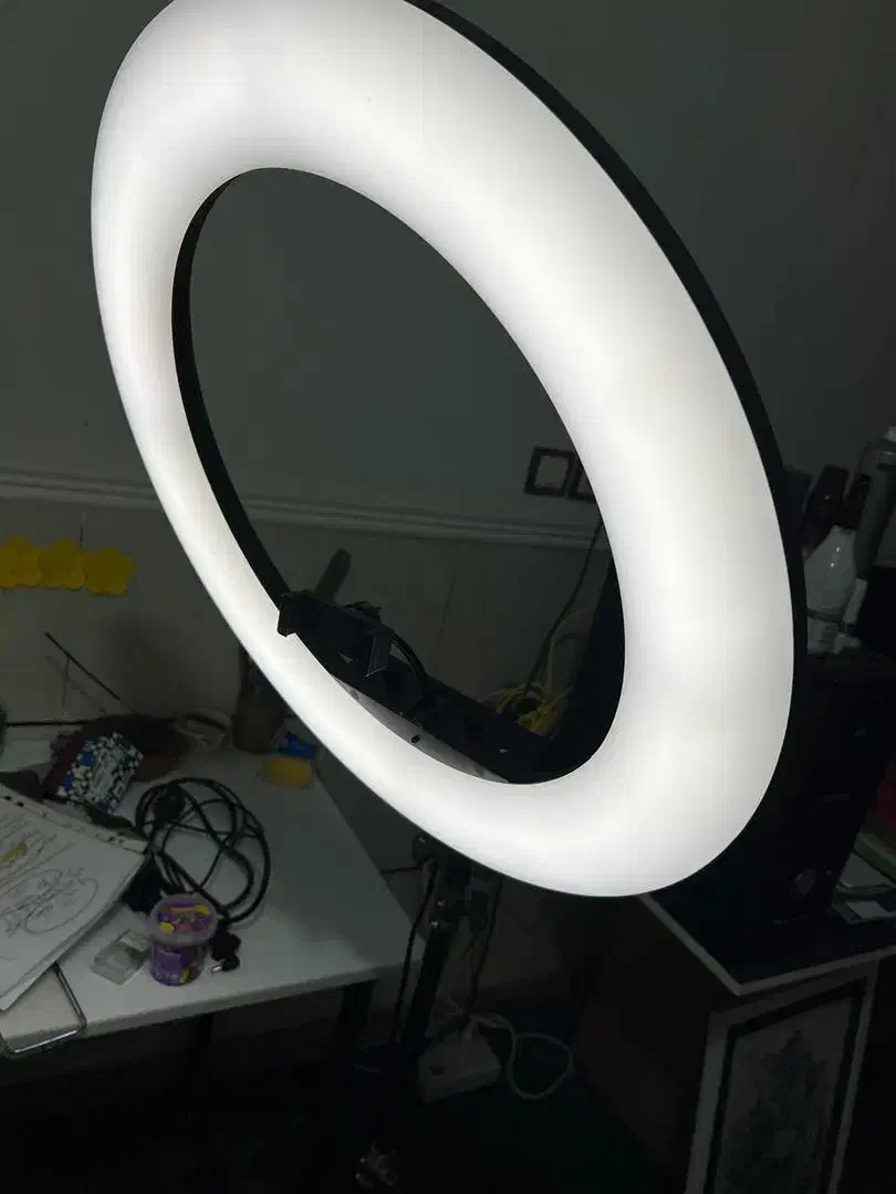 رینگ لایت تمیز و در حد نو|دوربین عکاسی و فیلمبرداری|بهبهان, |دیوار