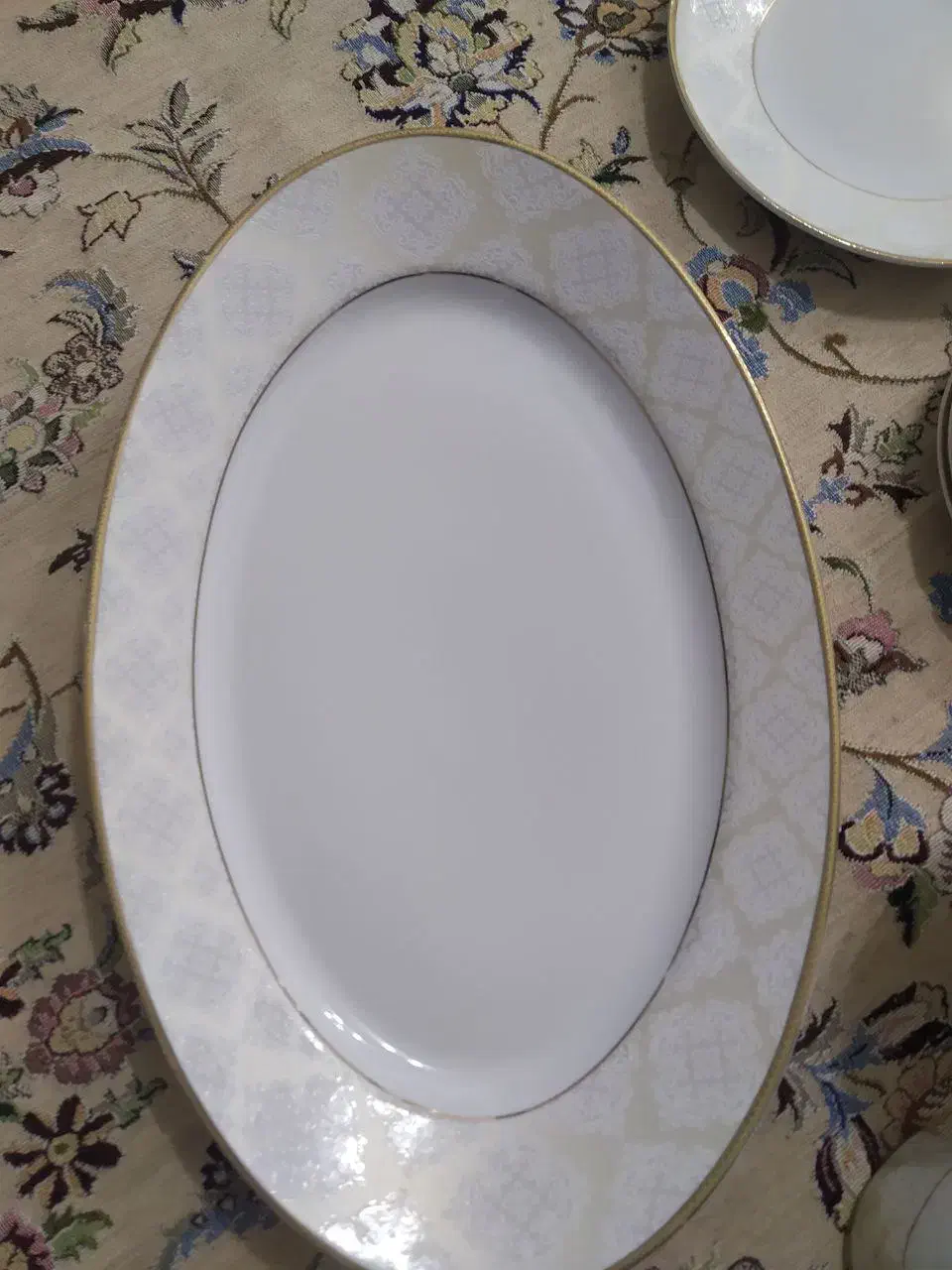 سرویس ۱۲ نفره چینی اصل|ظروف سرو و پذیرایی|پیرانشهر, |دیوار