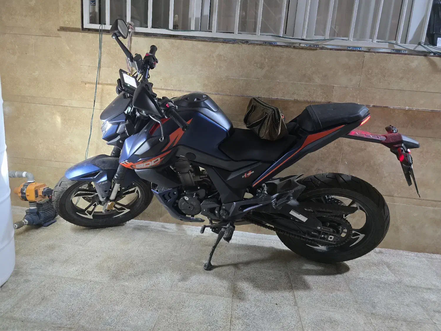 زونتس ۲۰۰|موتورسیکلت|قرق, |دیوار