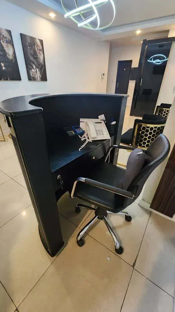 کانتر و صندلی منشی|مبلمان اداری|تهران, خزانه|دیوار