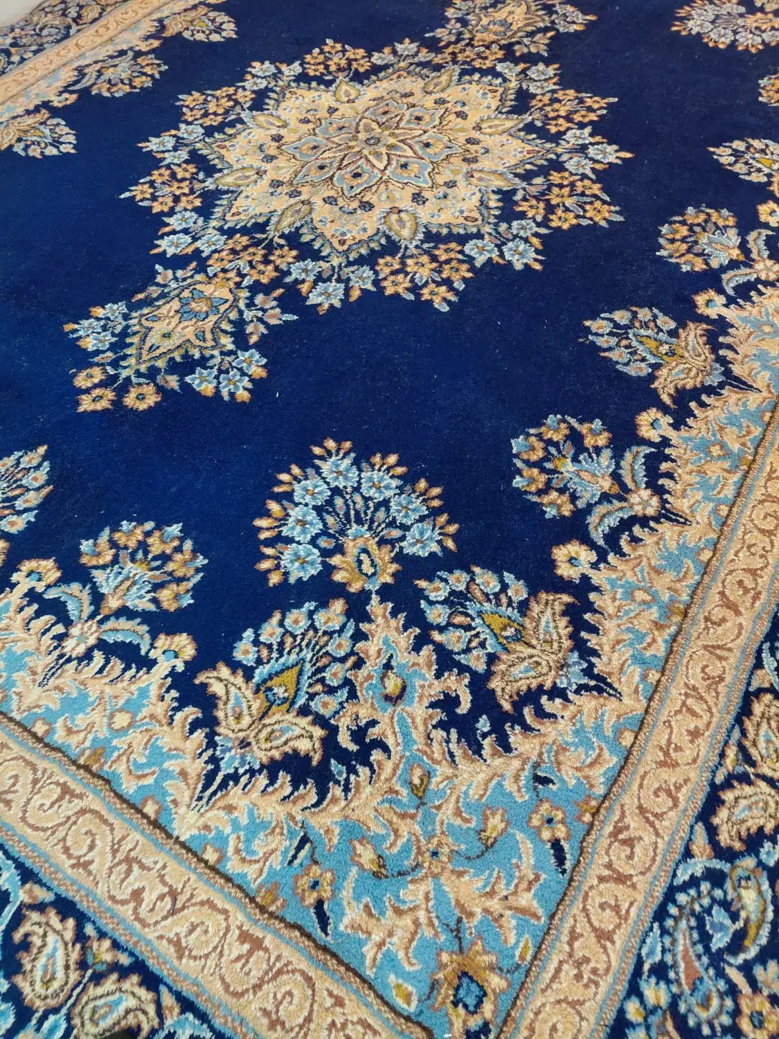 ۱۲ کف ساده|فرش|کرمان, |دیوار