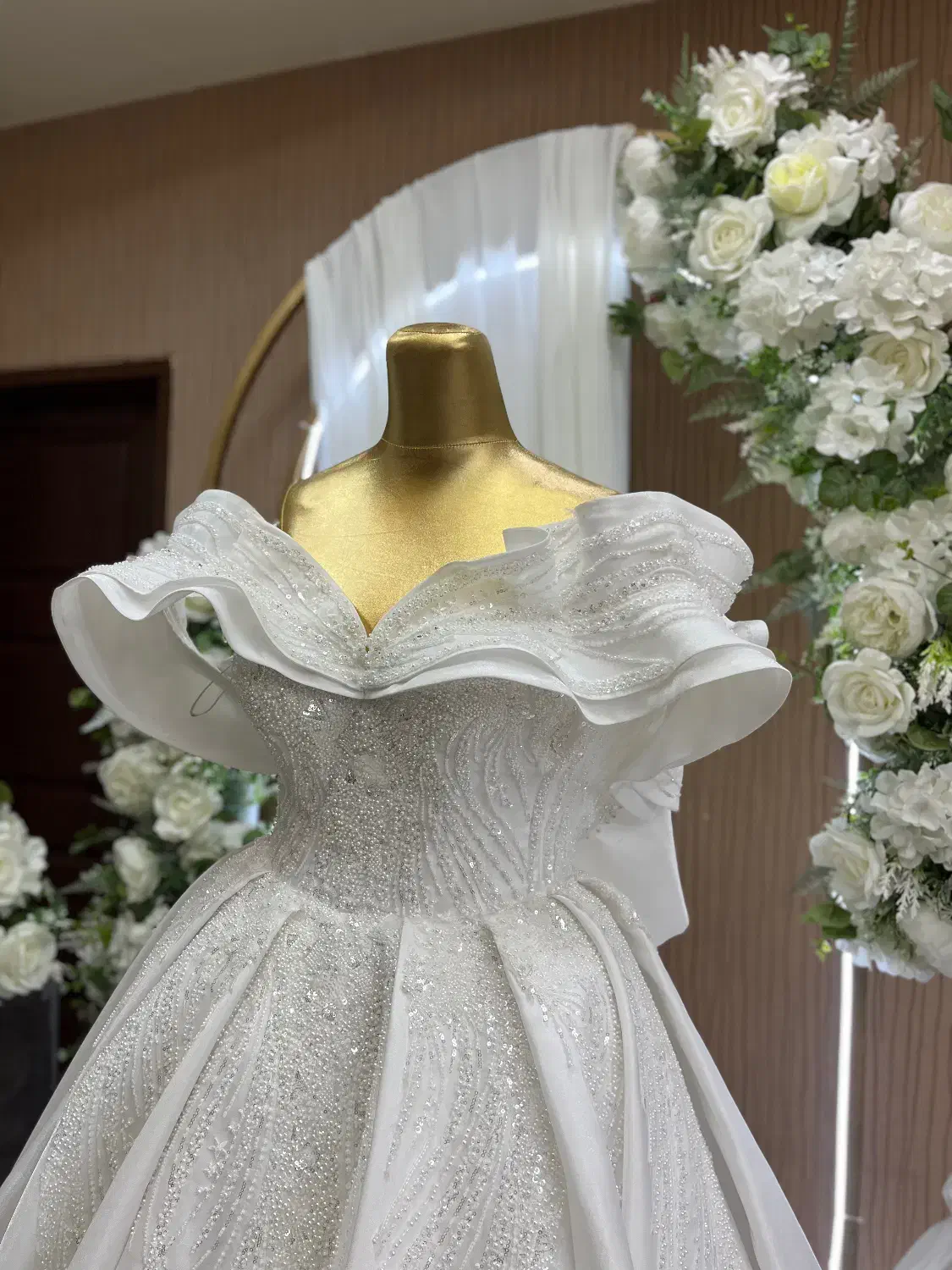 واگذاری مزون لباس عروس با شرایط اقساطی|لباس|تبریز, |دیوار