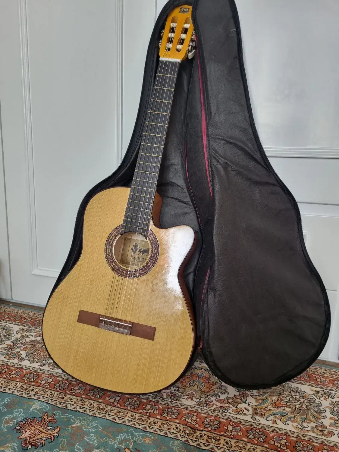 گیتار هارمونی|گیتار، بیس، امپلیفایر|اردبیل, |دیوار