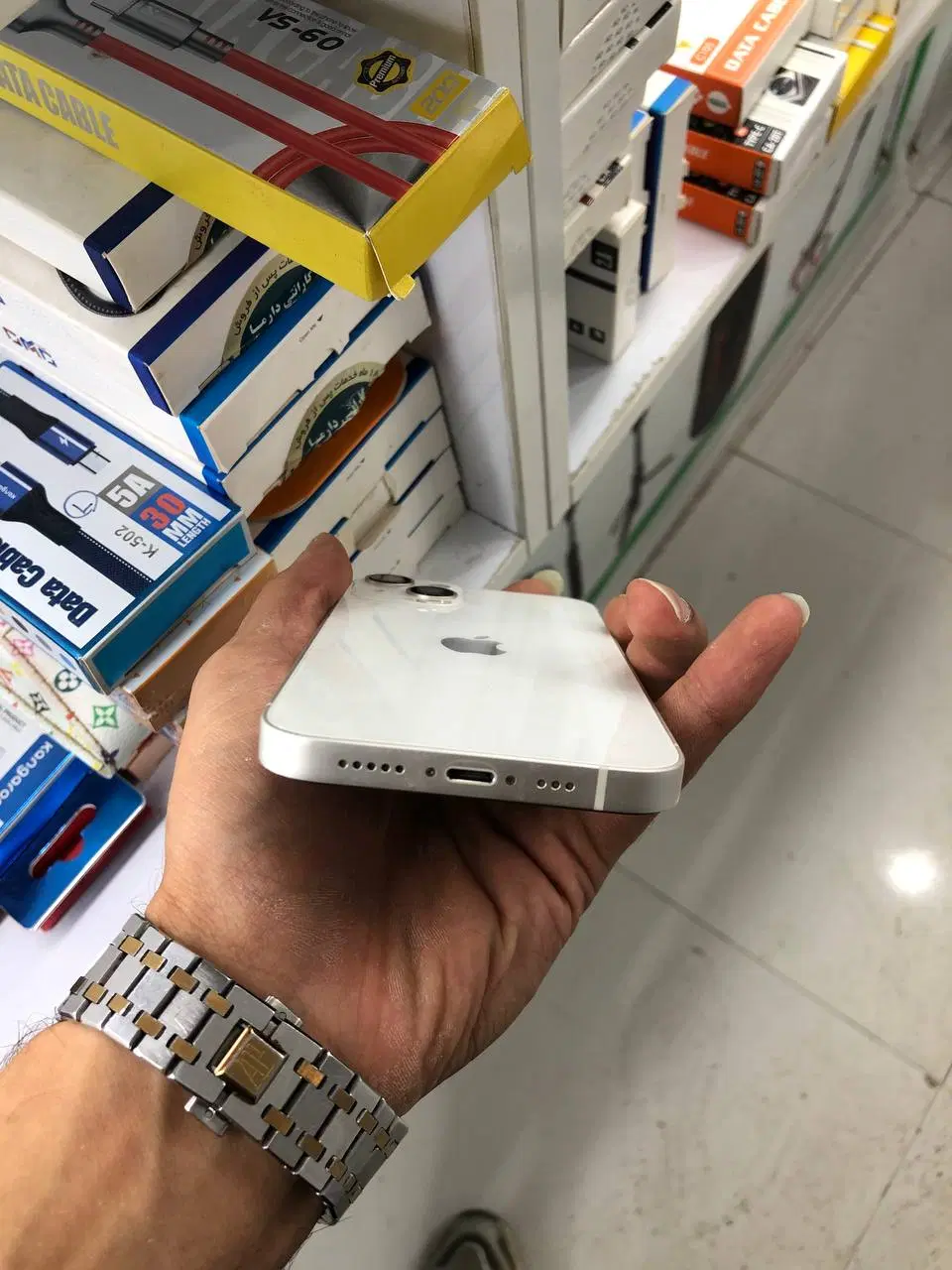 iPhone 13 normal|موبایل|تالش, هشتپر|دیوار