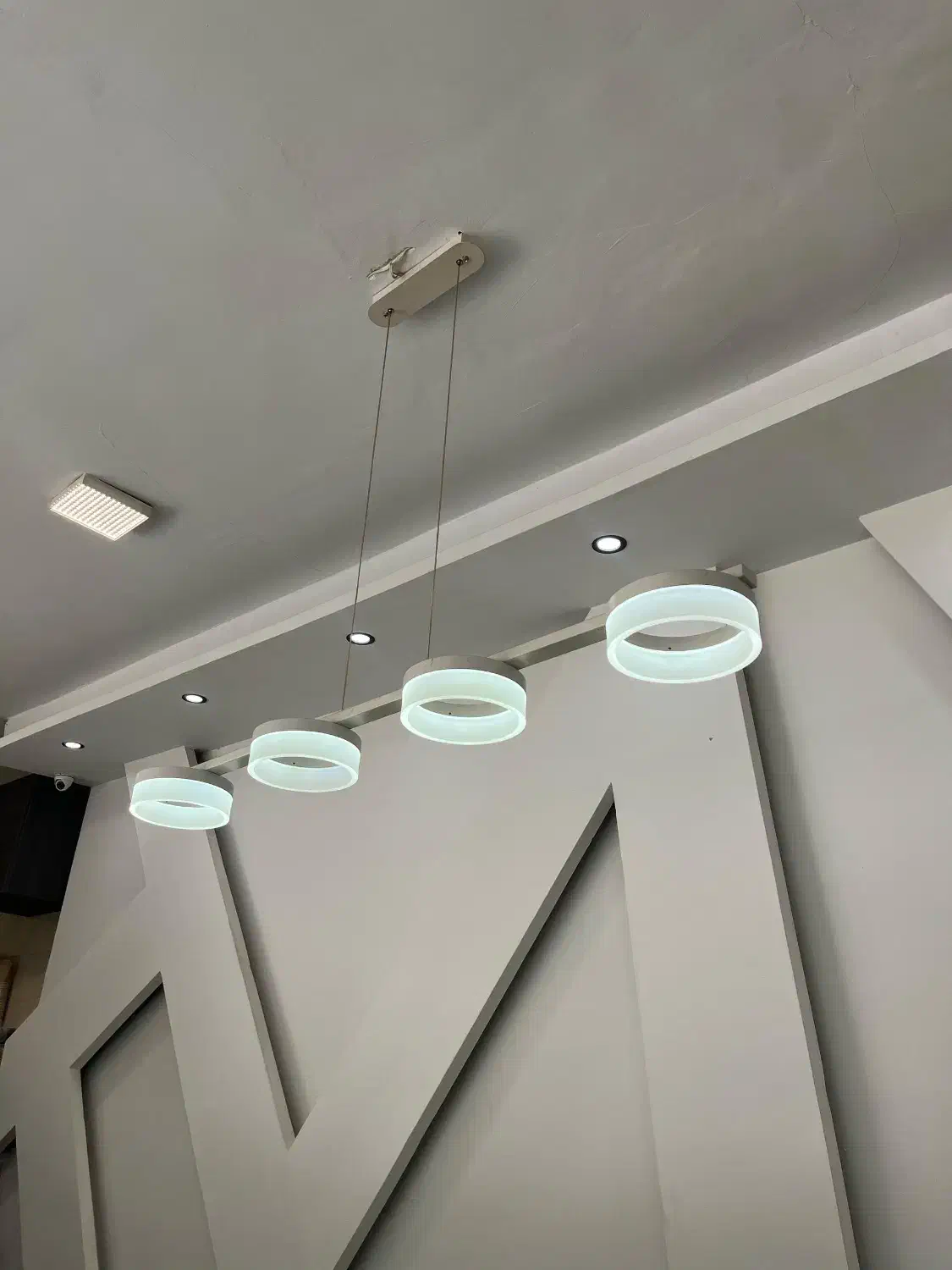 لوستر مدرن خطی گرد دایره|لوستر و چراغ آویز|کرج, شاهینویلا|دیوار