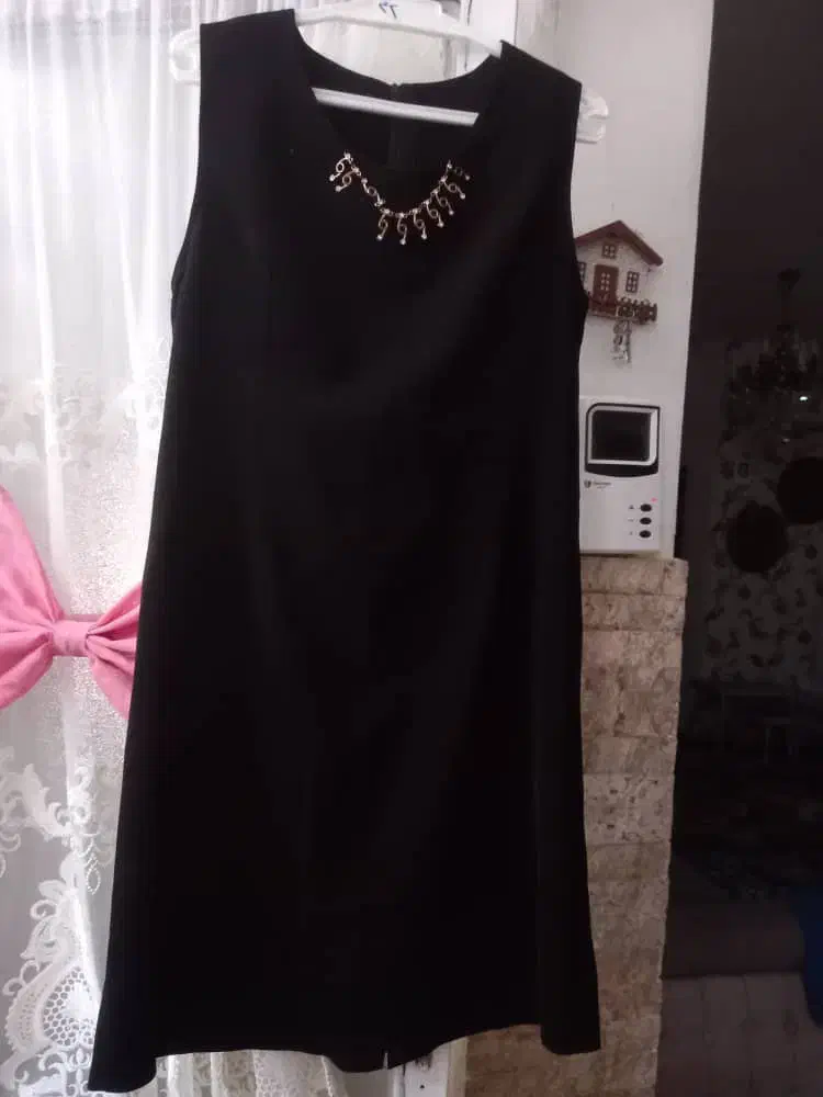 لباس مجلسی دو تیکه در حد نو|لباس|رباطکریم, رباطکریم|دیوار