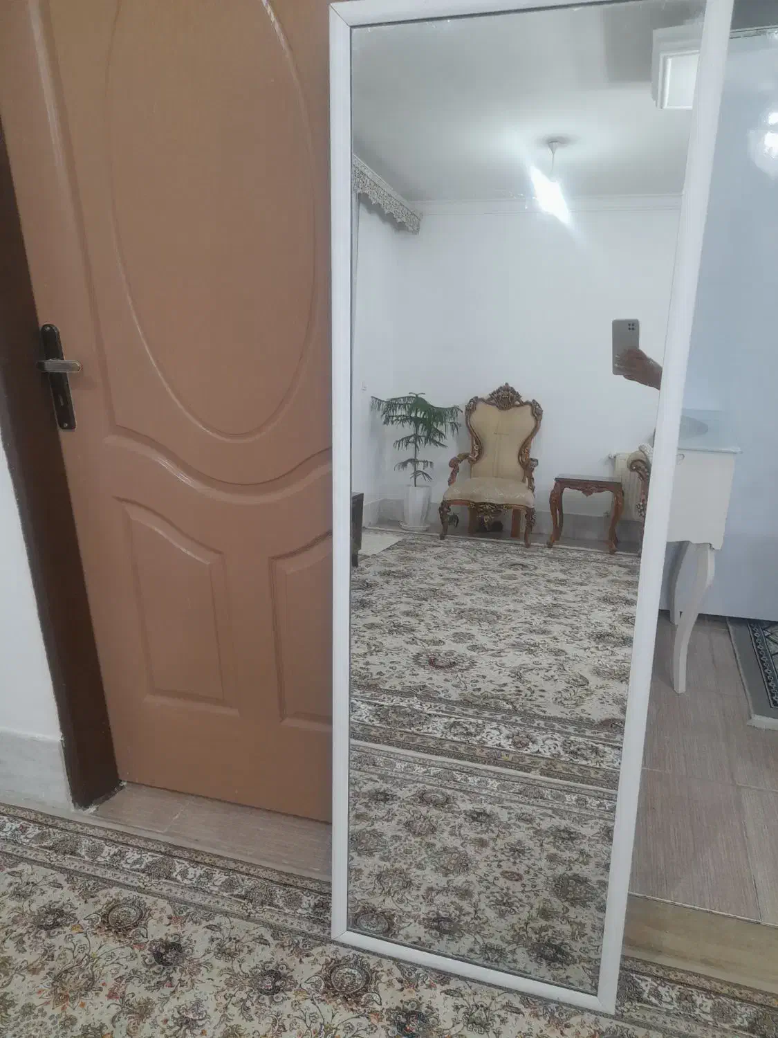 ایینه|آینه|الیگودرز, |دیوار