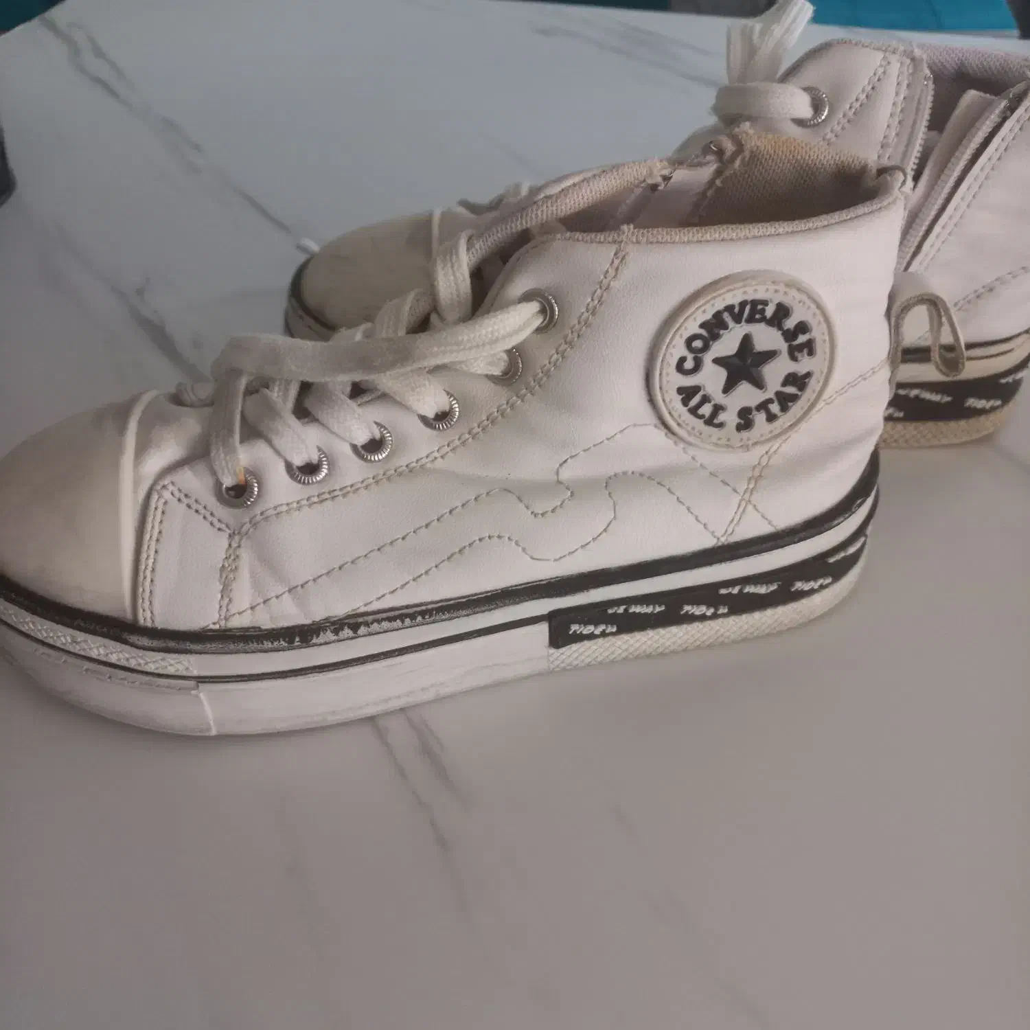 کفش اسپرت زیبا|کیف، کفش، کمربند|اشتهارد, |دیوار