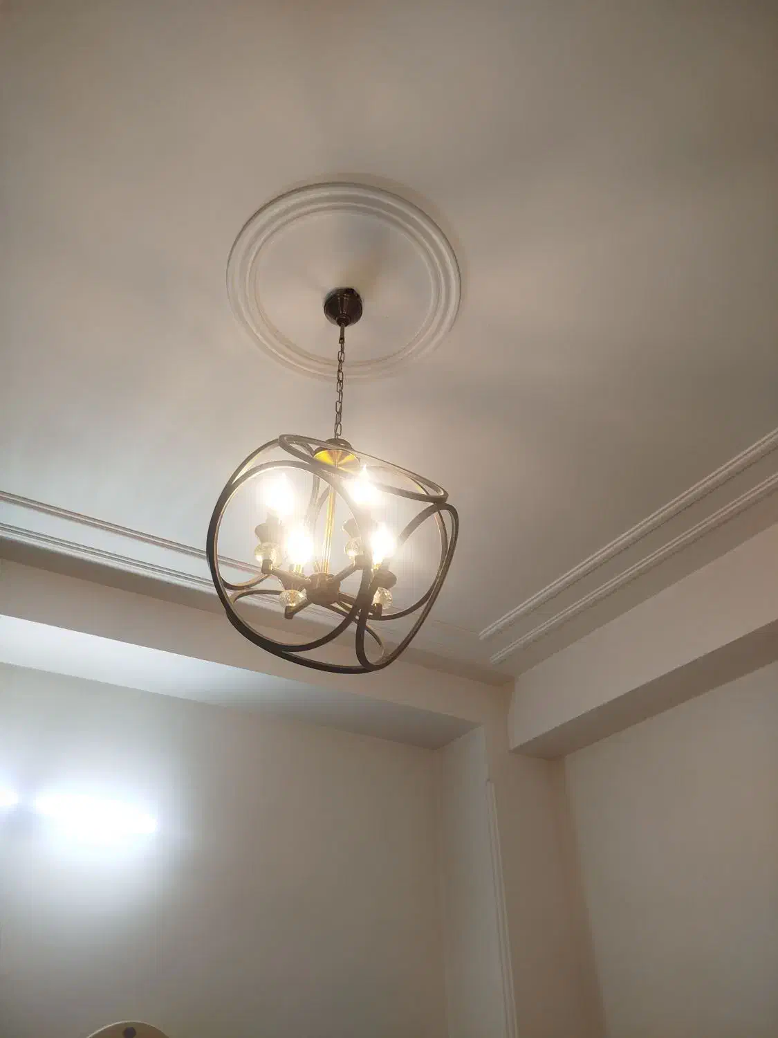 لوستر سالم وشیک|لوستر و چراغ آویز|قم, شاه سید علی|دیوار