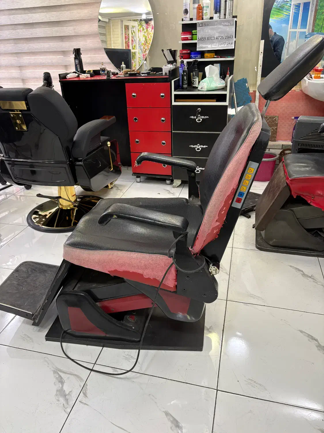 صندلی برقی ارایشگاه|آرایشگاه و سالن‌های زیبایی|تهران, چوب تراش|دیوار